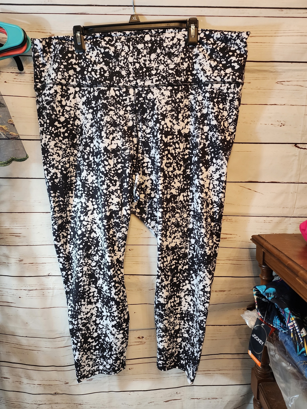 Black and White Speckle Capri Leggings